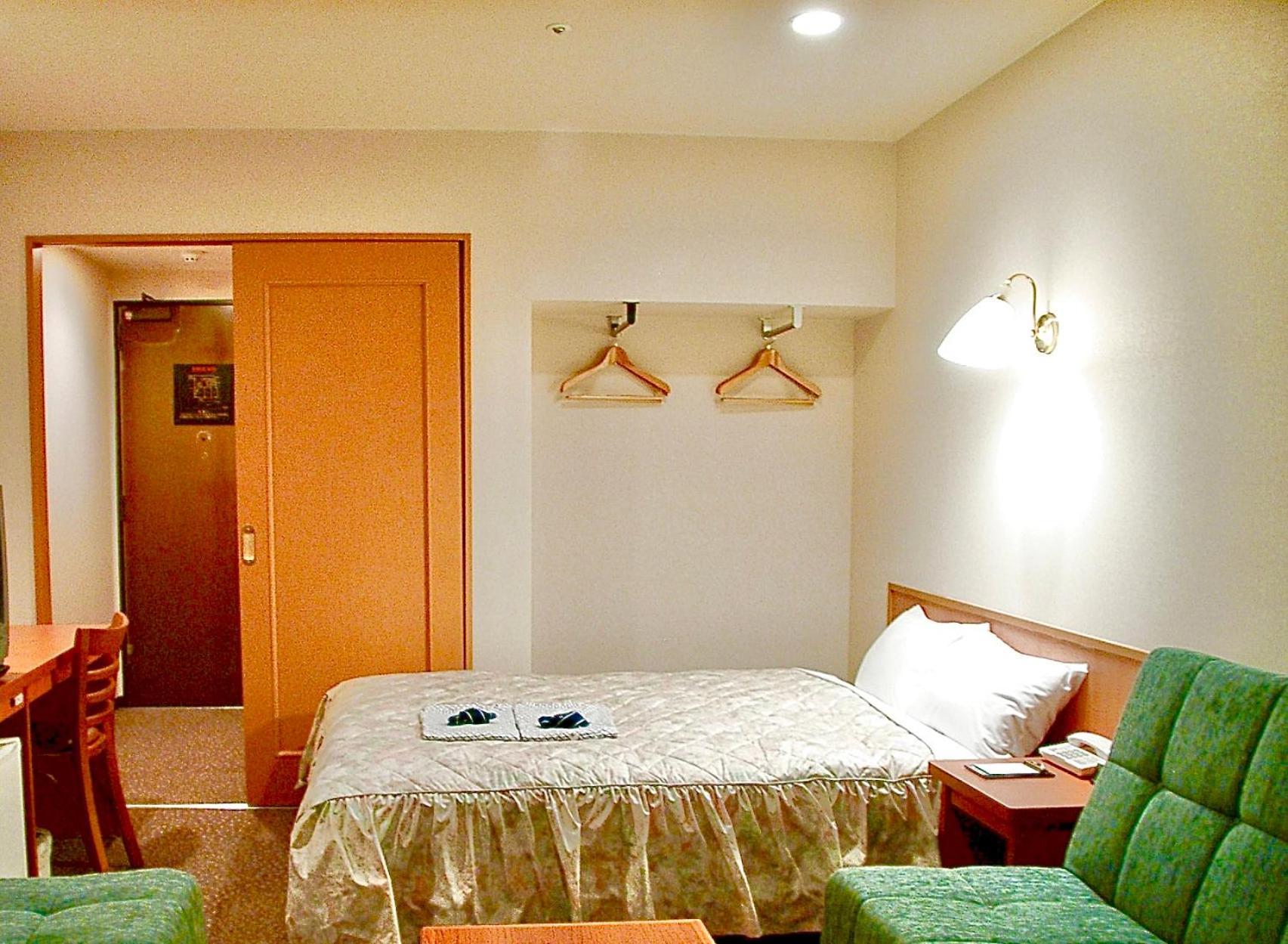 Himeji Ekimae Universal Hotel Minamiguchi Экстерьер фото