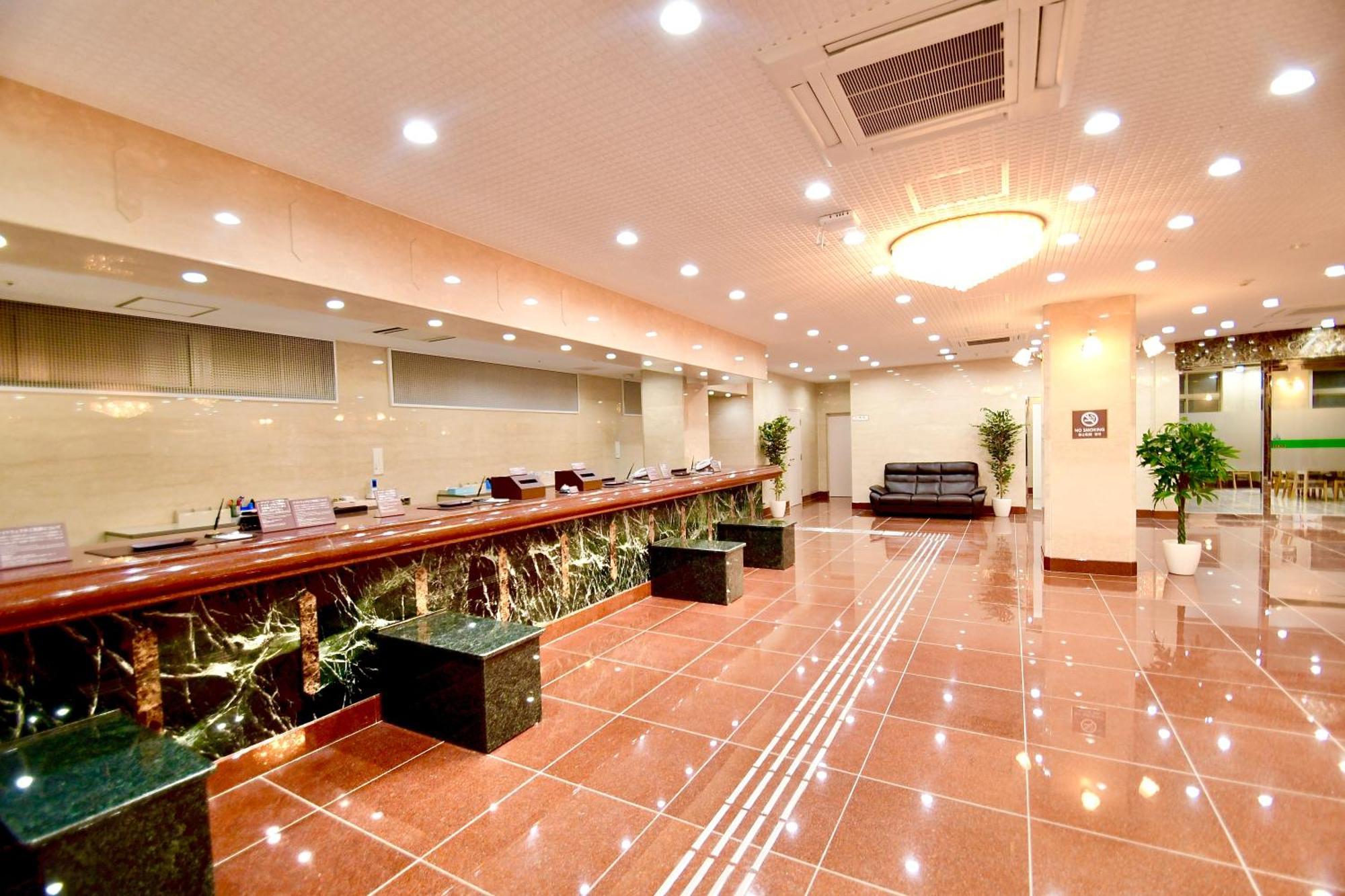 Himeji Ekimae Universal Hotel Minamiguchi Экстерьер фото